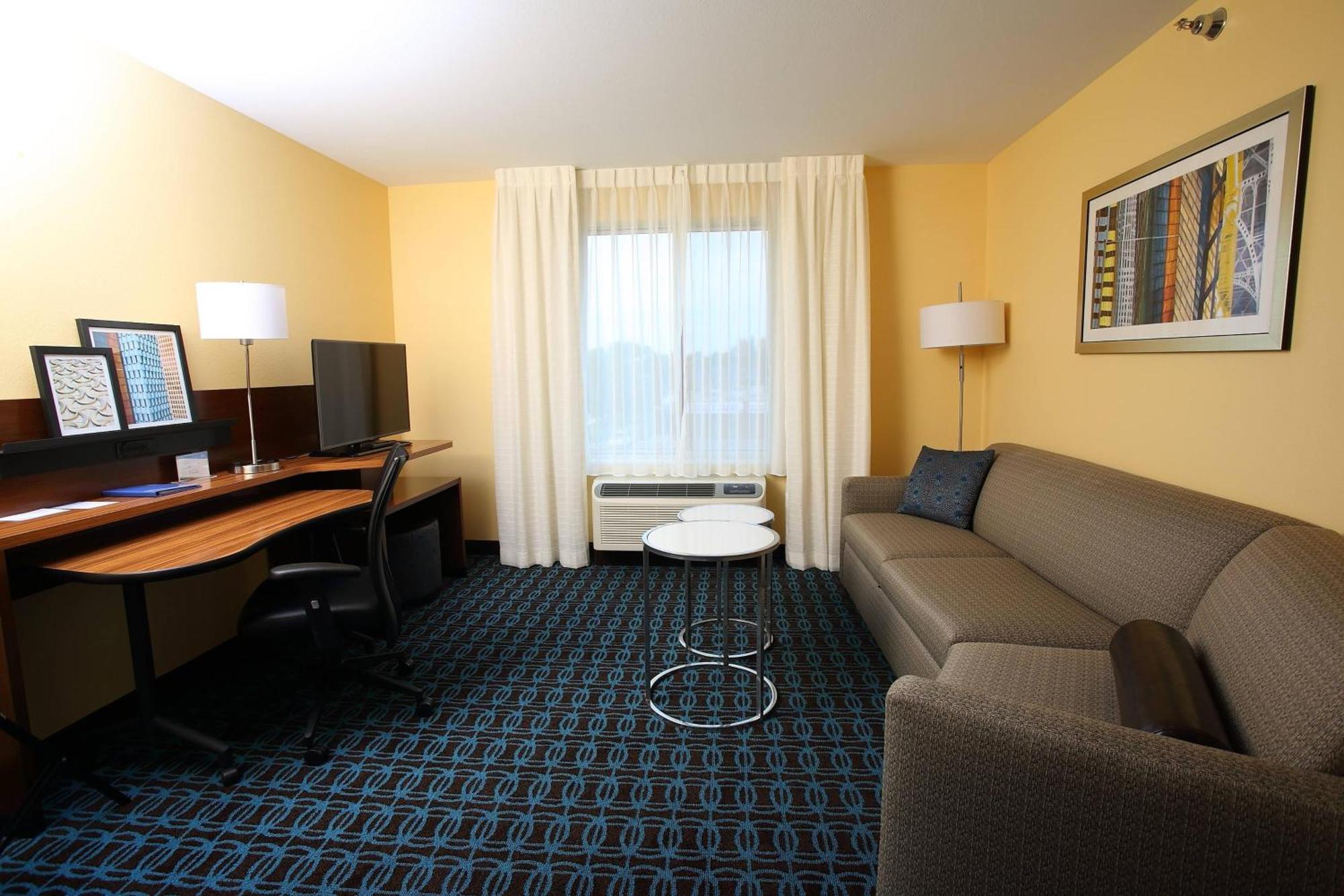 Fairfield Inn & Suites By Marriott East Grand Forks Exterior photo